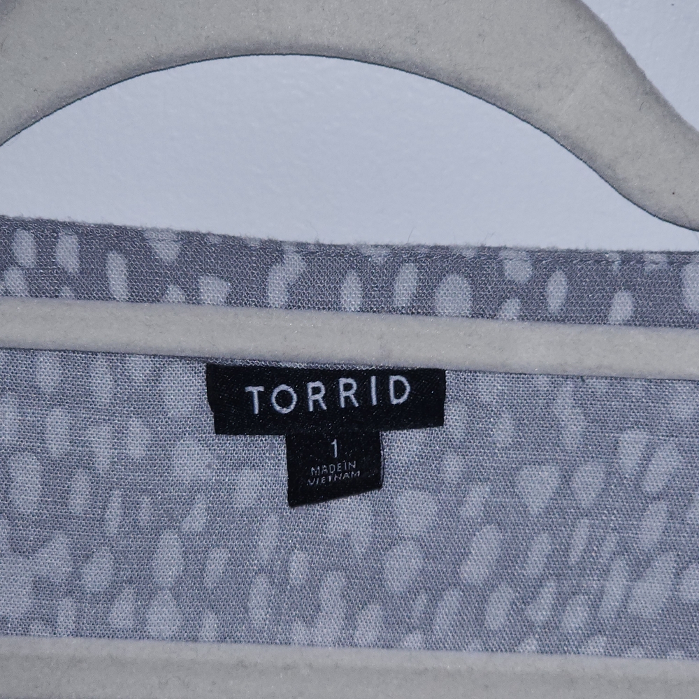 Torrid Gray Patterned Romper - Picture 4 of 6